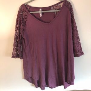 Crochet Lace sleeve tee